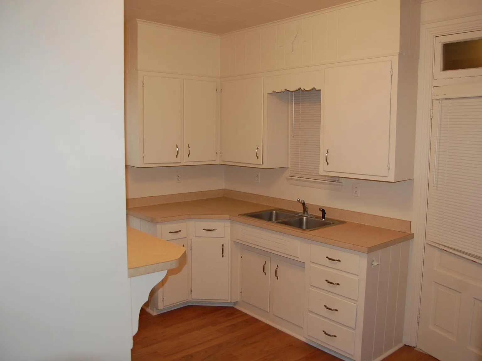 1 bed, 500 sqft, $1,200 — Photo 2