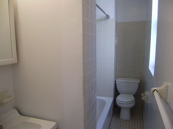 5th image of 180 E 101st St APT 14