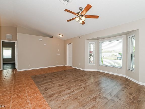 3rd image of 600 SW 18th Ter
