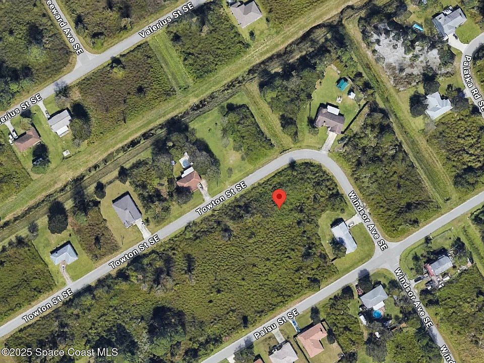 2nd image of 1490 Towton St SE