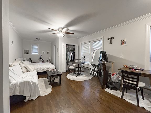 5th image of 2129 N Dayton St #701