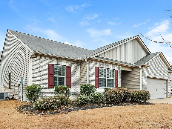 3rd image of 141 Ivey Meadow Dr