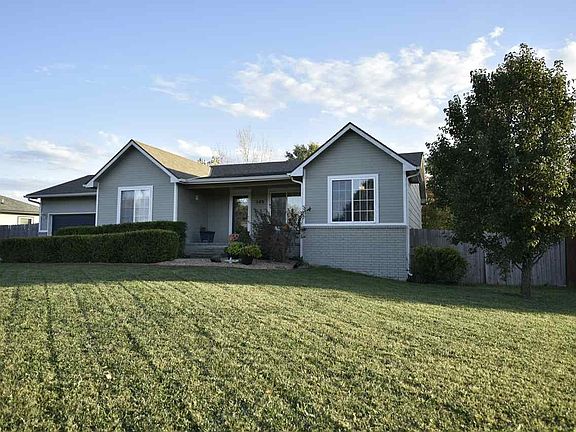 3rd image of 509 E Oakwood Dr