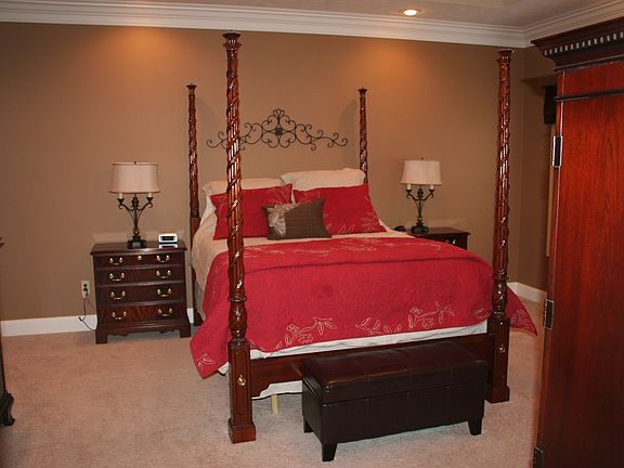 5th image of 395 Oakleigh Dr