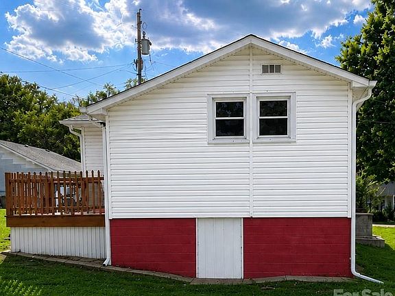 4th image of 900 Alma Ave