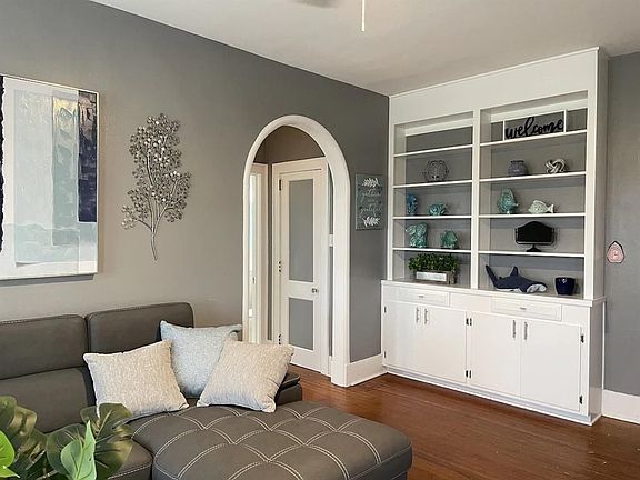 5th image of 725 Broadway St #8