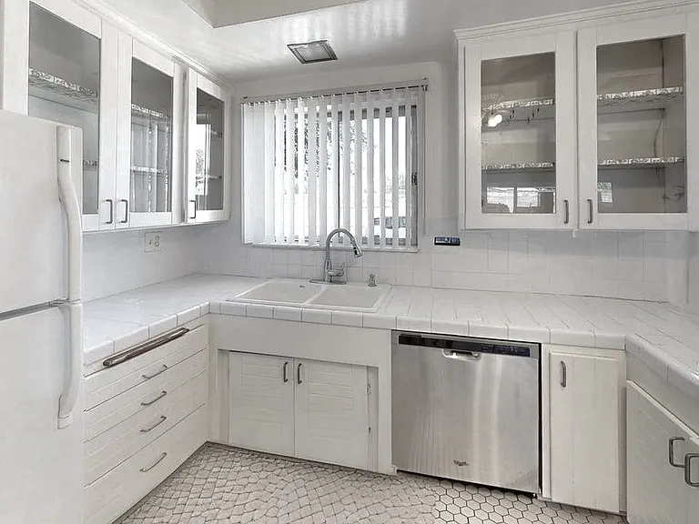 22545 Hatteras St — Photo 9