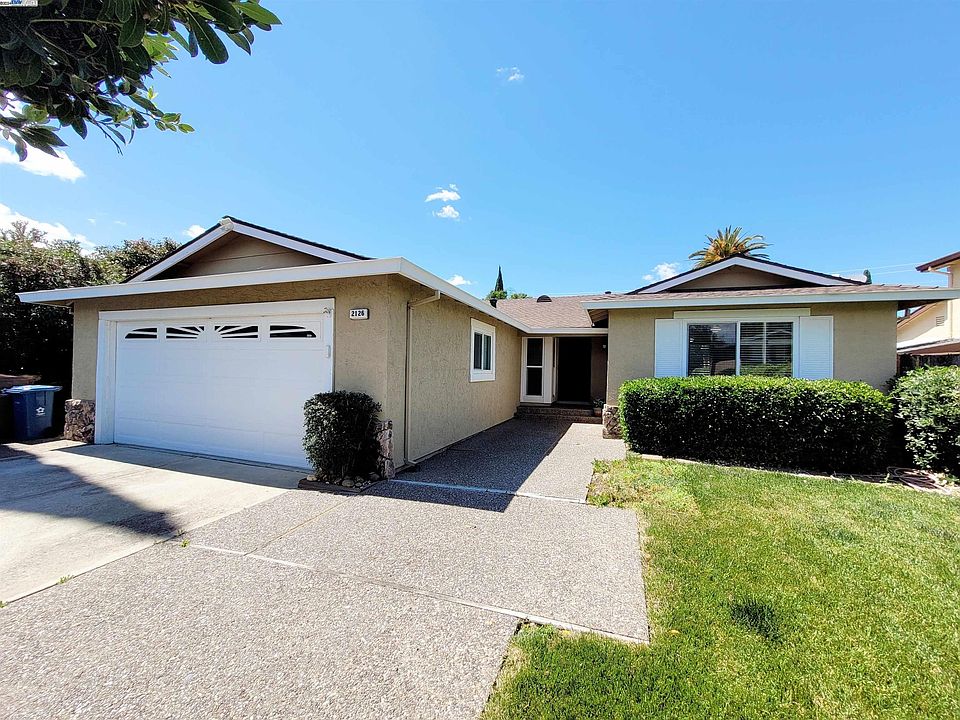 1st image of 2126 Vaquero Way