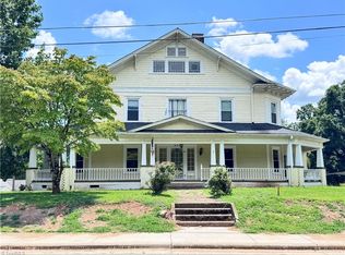 639 Elk Spur St, Elkin, NC 28621