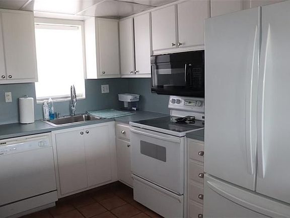 4th image of 3150 W Rolling Hills Cir APT 304