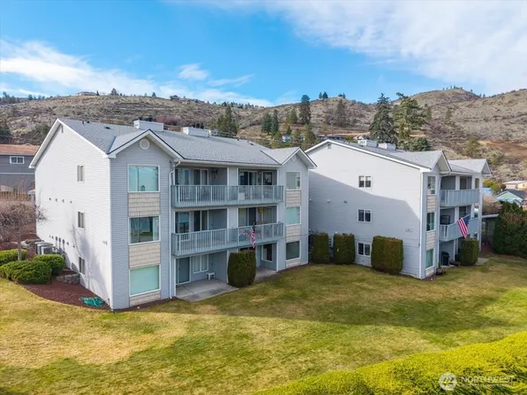 2305 W Woodin Ave #2E, Chelan, WA 98816