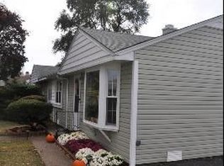 8764 S Kolmar Ave, Hometown, IL 60456