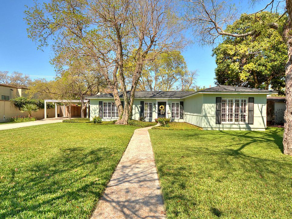 1st image of 515 Oakleaf Dr