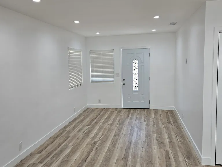 1635 W Summit St #1637 — Photo 10