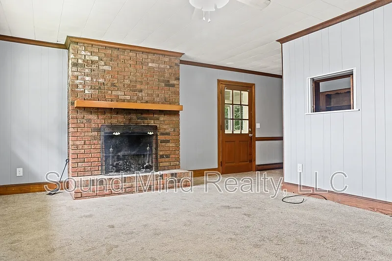 2 bed, 1.0 bath, 800 sqft, $1,000 — Photo 2