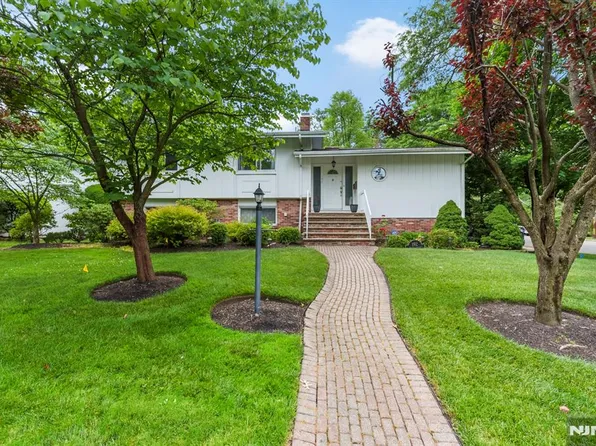 192 Jenkins Dr, Englewood Cliffs, NJ 07632