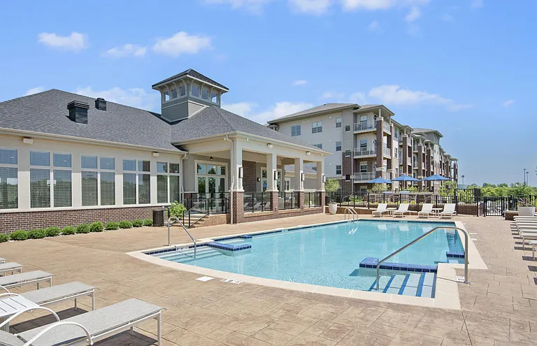 Deer Park Crossing Apartments — Photo 16