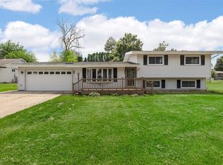 607 E 6th St, Tipton, IA 52772