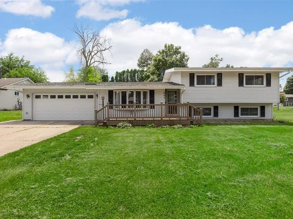 607 E 6th St, Tipton, IA 52772