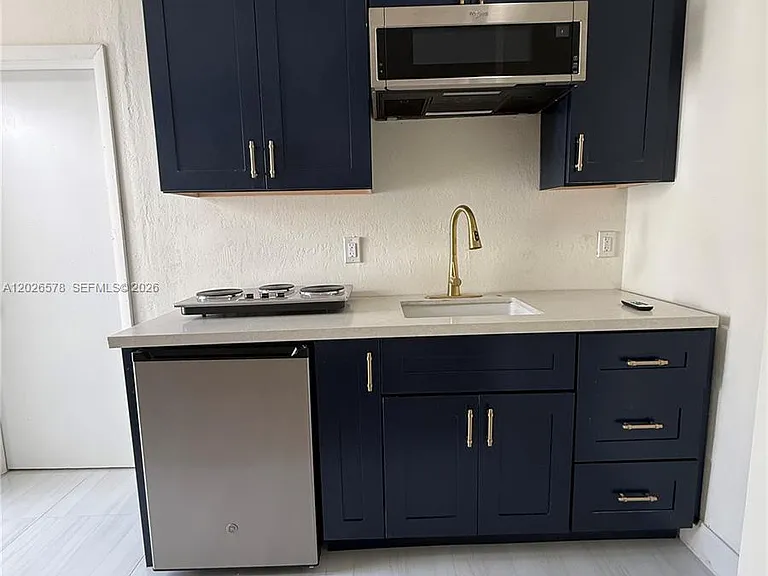 1816 NW 25th Ter #2 — Photo 6