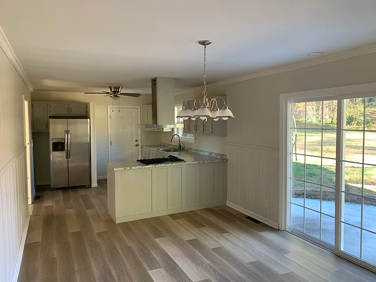 207 Auburn Dr — Photo 4