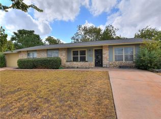 402 E 2nd St, Taylor, TX 78626