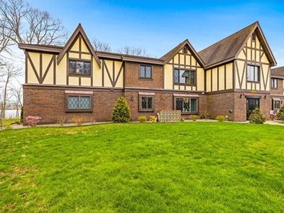 18 Royal Lake Dr APT 7, Braintree, MA, 02184
