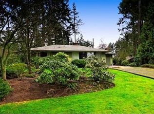 8425 SE 37th St, Mercer Island, WA 98040