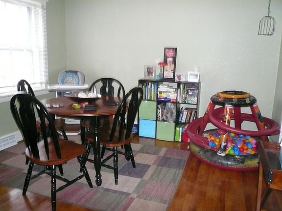 4th image of 1567/1569 40th St