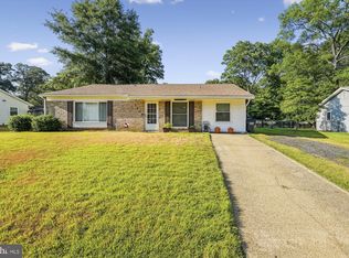 1108 Cambridge Dr, Waldorf, MD