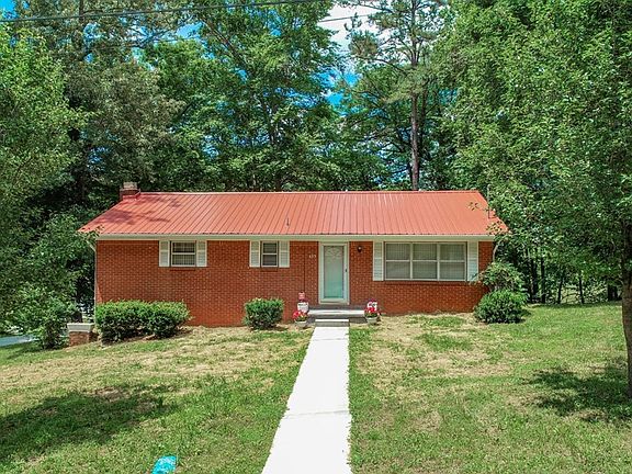 2nd image of 695 Cliffwood Dr