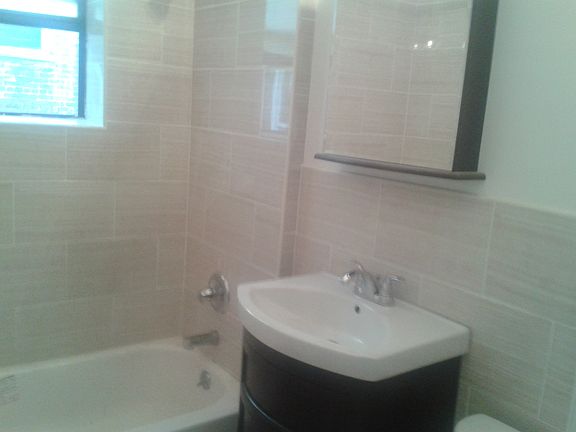 5th image of 2823 42nd St APT C3