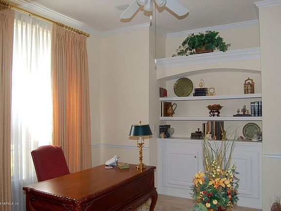 5th image of 121 Bracken Ct