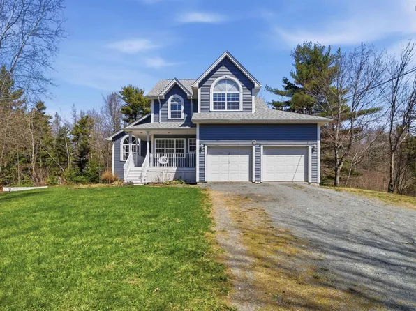 107 Haddad Dr, Halifax, NS B4C 4G6