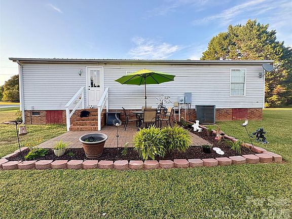 3rd image of 3422 Edwards Rd