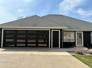 906 Rebecca St, Sioux Rapids, IA 50585