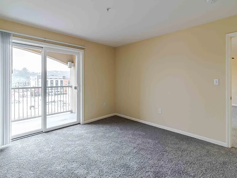 Rafael Town Center Apartments — Photo 17