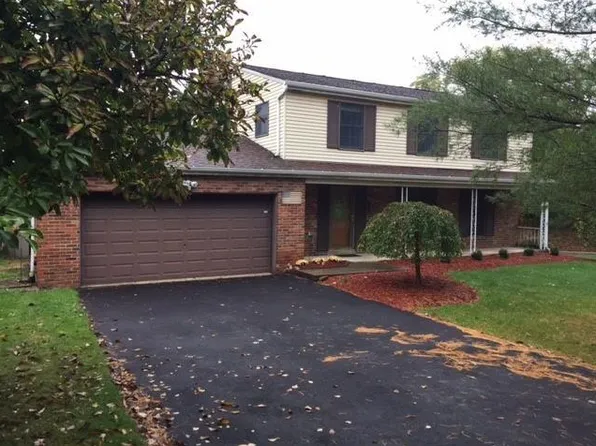 100 Fernvue Dr, Coraopolis, PA 15108