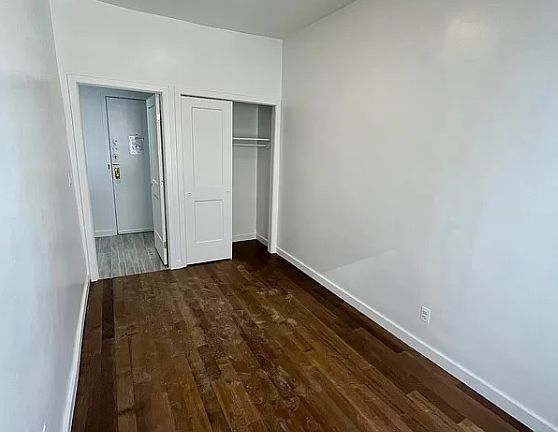 4th image of 40 W 96th St APT 4