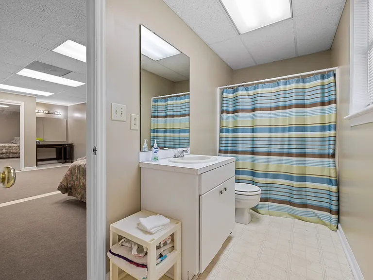 3010 Eaker Dr — Photo 35