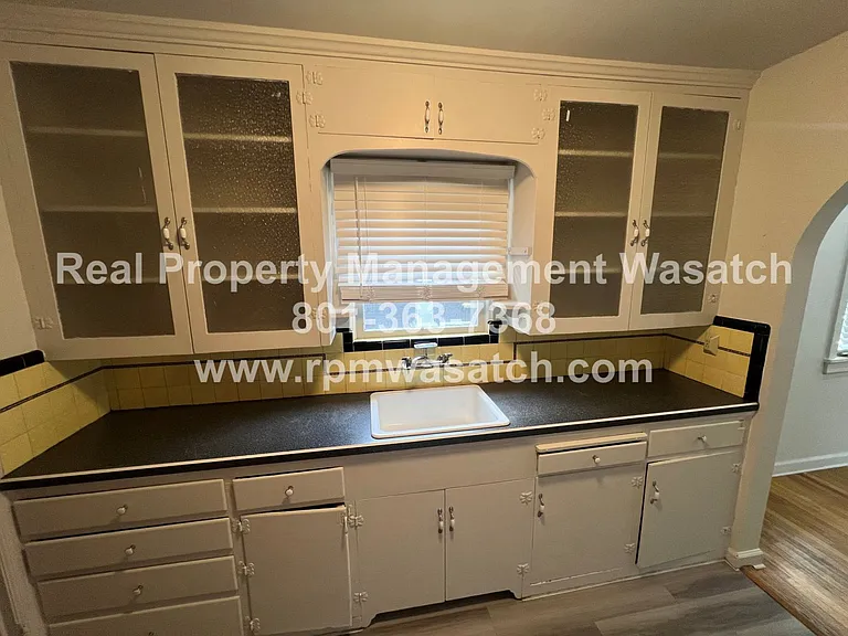 1105 S 700 E — Photo 11