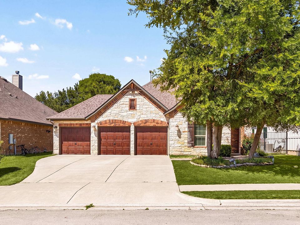1st image of 332 Ancient Oak Way