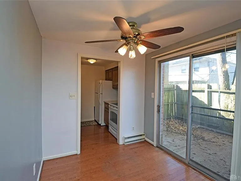 5359 Dunmore Dr — Photo 3