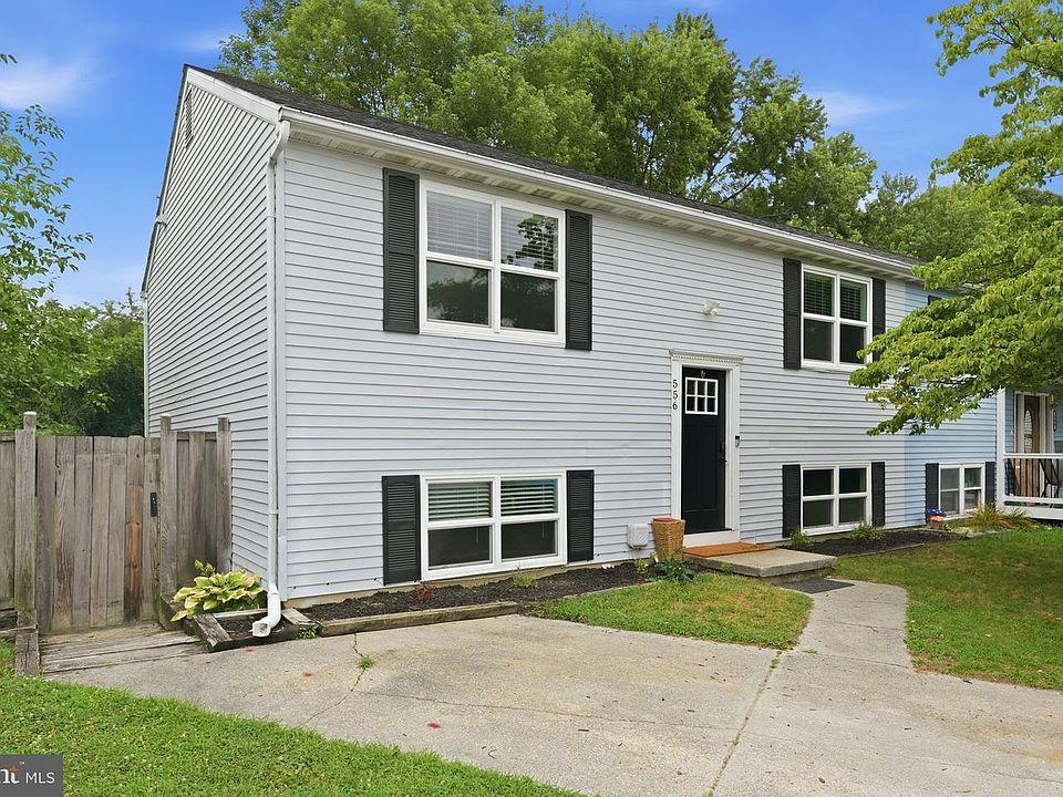 1st image of 556 E Park Ct