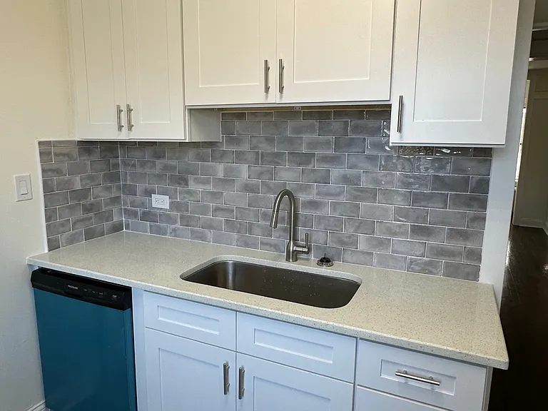 7225 N Wolcott Ave — Photo 8