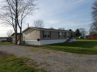 922 W Davis St, Keyesport, IL 62253