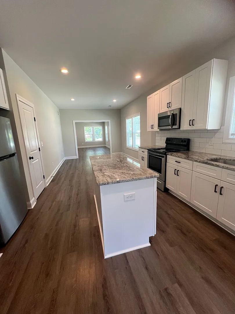 Newer Construction 3 Bedroom House — Photo 4
