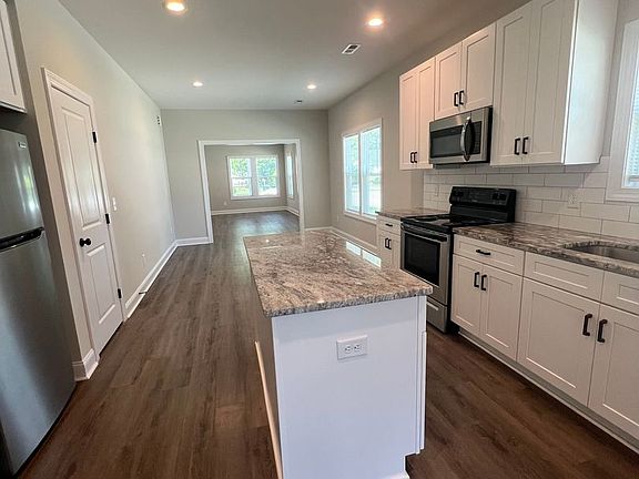 4th image of 4308 Peachtree Ave