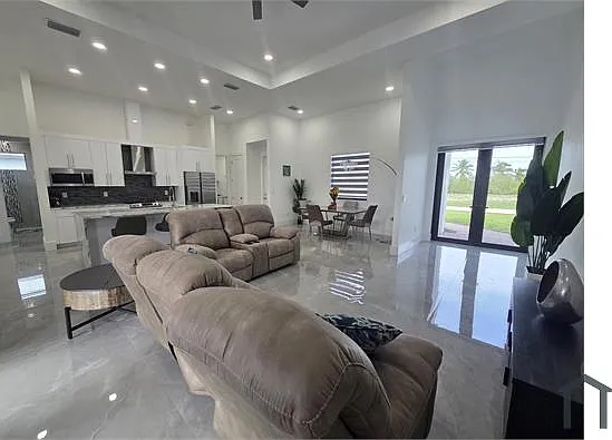 1120 NW 31st Pl — Photo 9