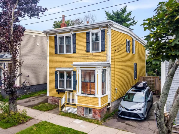 6079 Compton Ave, Halifax, NS B3K 1E8